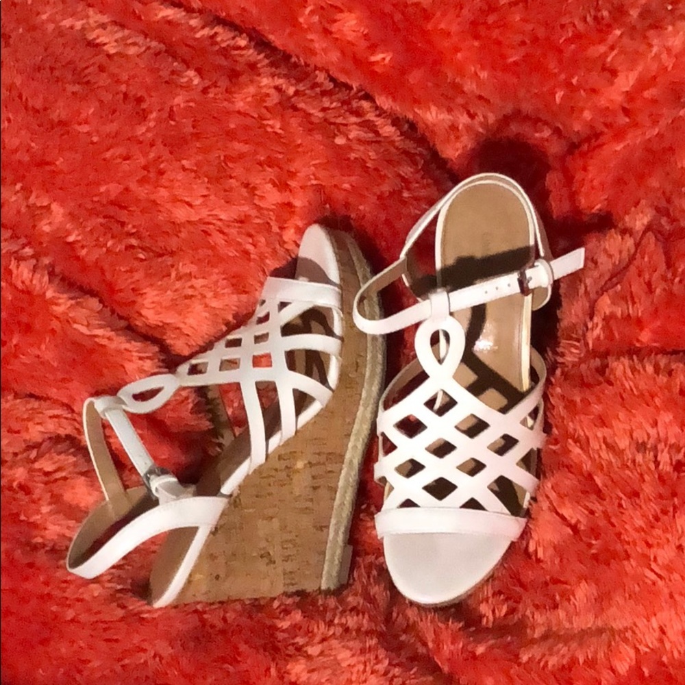 White wedges
